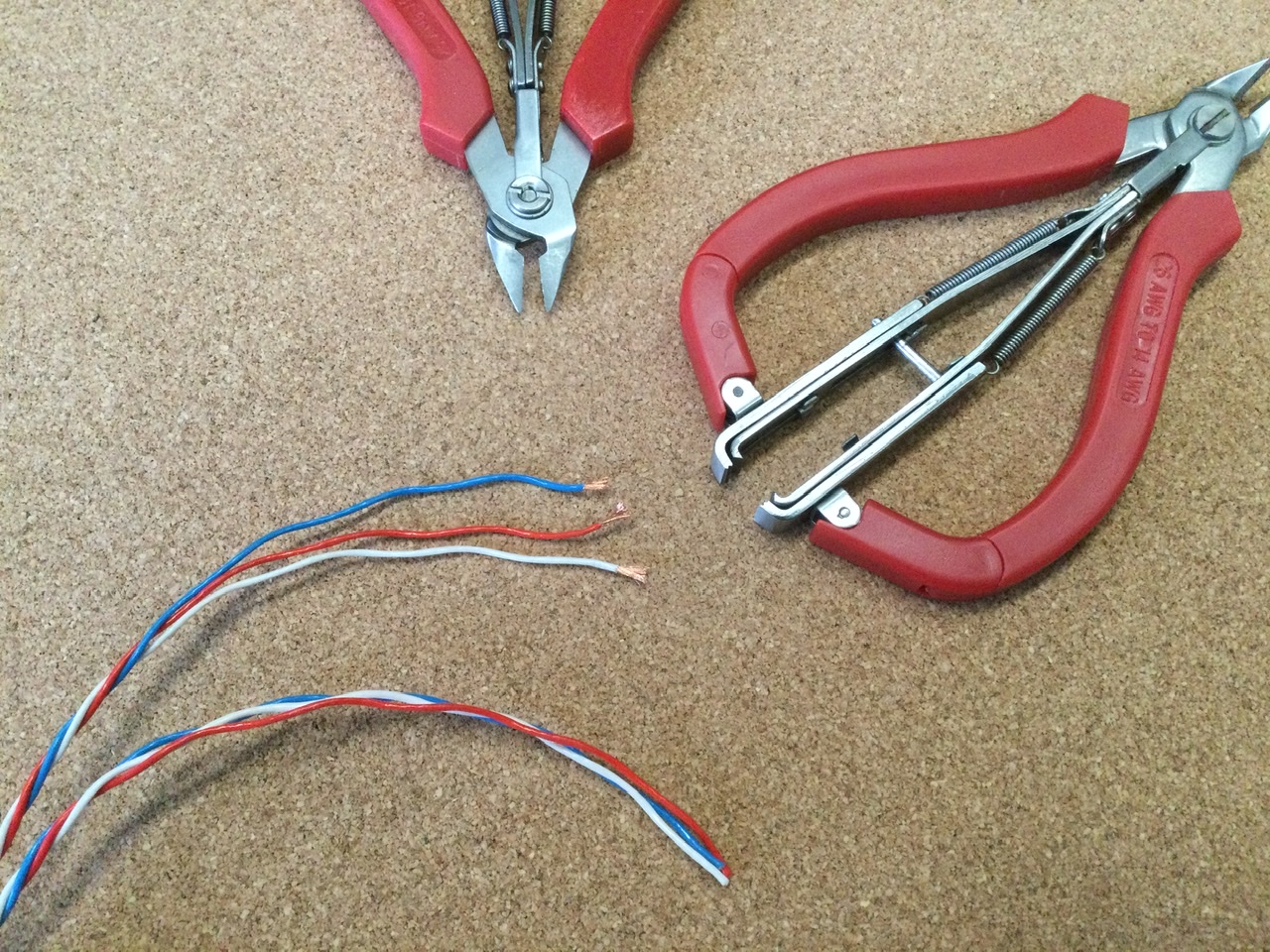 Wire cutter/Stripper