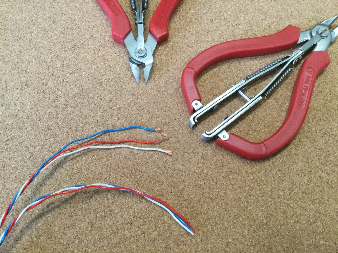 Wire cutter/Stripper - Click Image to Close