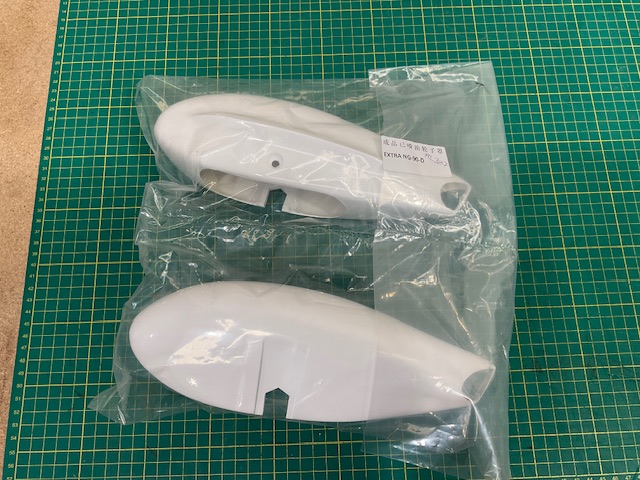 (image for) White wheel spats Pilot 90”.